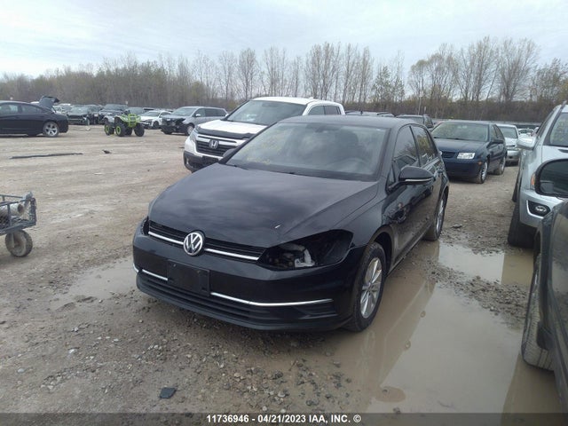 11736946 :رقم المزاد ، 3VWG17AU1JM281727 vin ، 2018 Volkswagen Golf Trendline/comfortline مزاد بيع