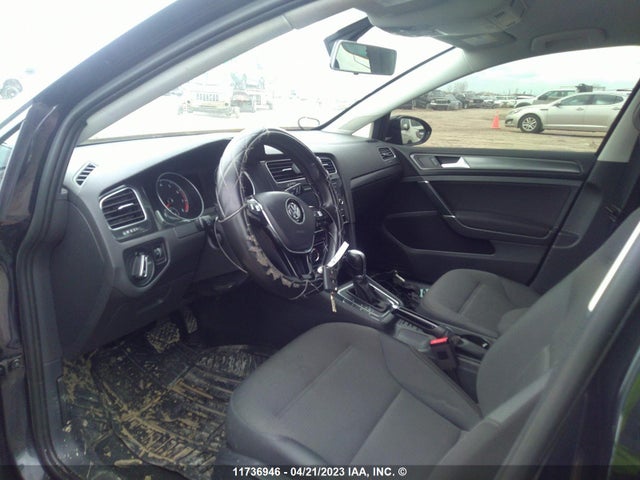 11736946 :رقم المزاد ، 3VWG17AU1JM281727 vin ، 2018 Volkswagen Golf Trendline/comfortline مزاد بيع