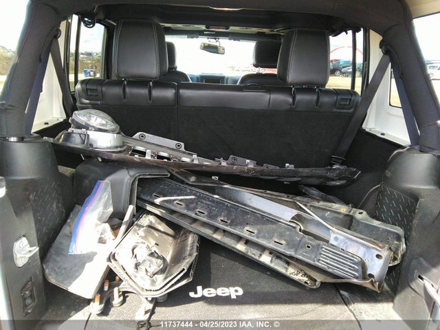 1C4BJWEG8HL708960 Jeep Wrangler Unlimited Sahara