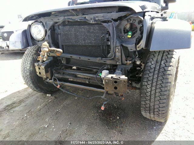 1C4BJWEG8HL708960 Jeep Wrangler Unlimited Sahara