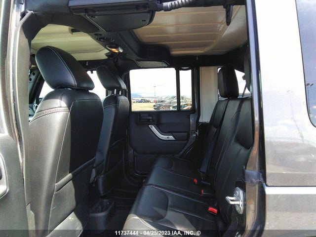 1C4BJWEG8HL708960 Jeep Wrangler Unlimited Sahara