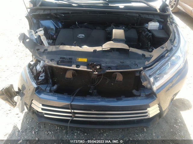 Toyota Highlander Limited 2017 5TDDZRFH7HS450312 Image 11