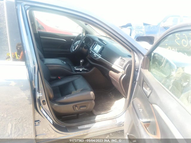 Toyota Highlander Limited 2017 5TDDZRFH7HS450312 Image 6