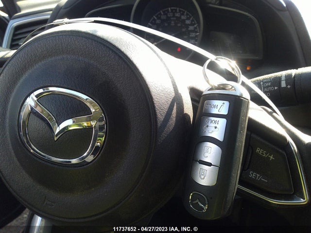 Mazda Mazda3 Gs 2018 3MZBN1V79JM252458 Image 3
