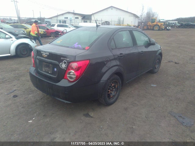 Chevrolet SONIC LS 2014 1G1JA5EH9E4237902 Image 5