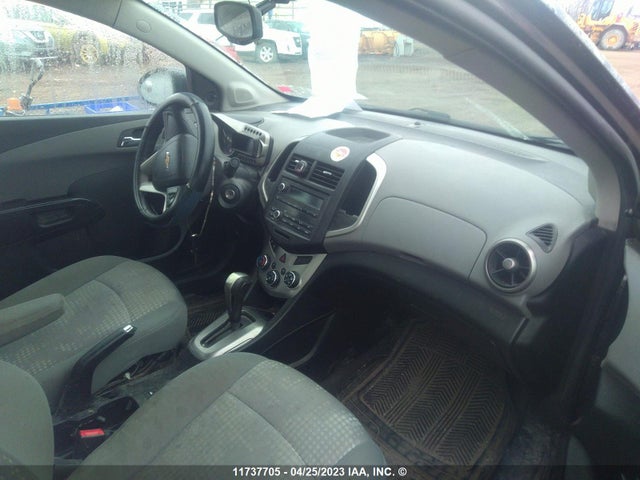 Chevrolet SONIC LS 2014 1G1JA5EH9E4237902 Image 6