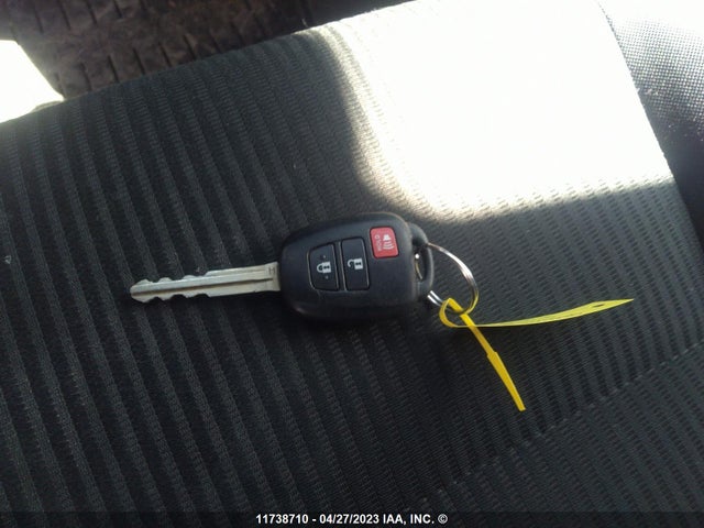 Toyota RAV4 LE 2015 2T3BFREV8FW364655 Image 11