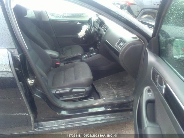 3VWD67AJ3GM284583 Volkswagen Jetta Sedan Comfortline