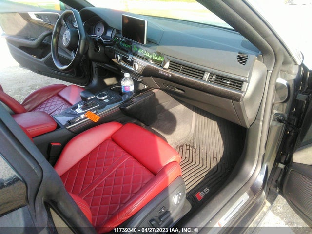 WAUB4CF54JA011450 Audi S5 Sportback Progressiv