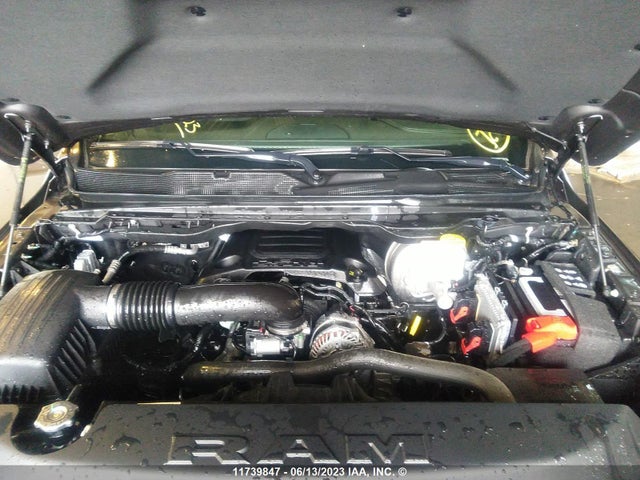 1C6SRFVT0NN158585 RAM 1500 Sport