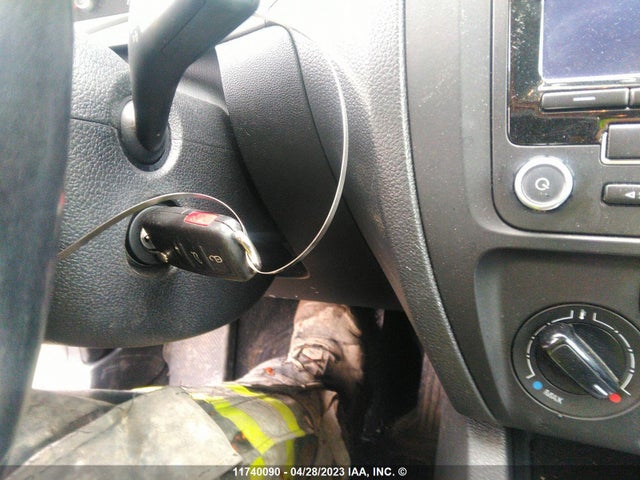 11740090 :رقم المزاد ، 3VW2K7AJ0DM372294 vin ، 2013 Volkswagen Jetta S مزاد بيع