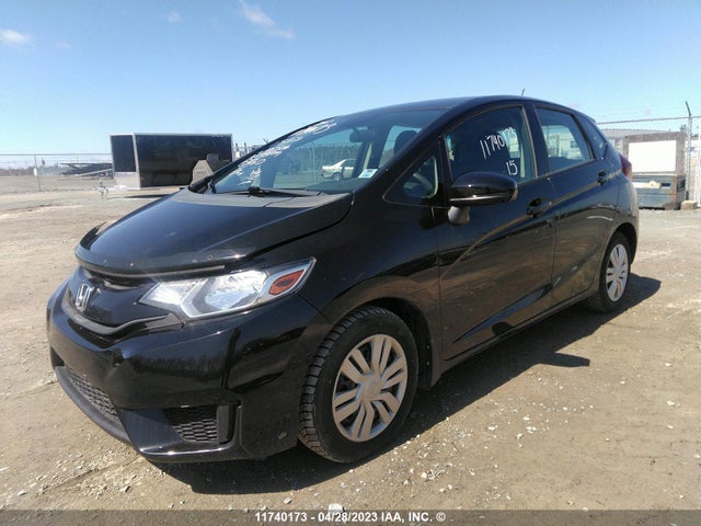 Honda FIT LX 2015 3HGGK5H58FM100506 Image 2