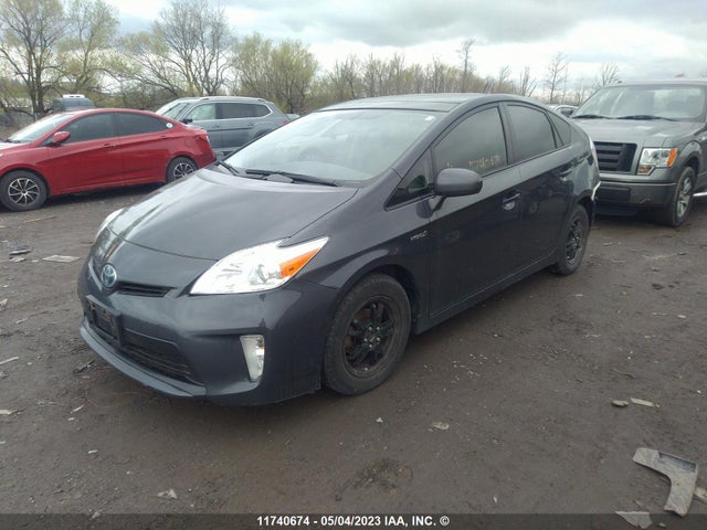 Toyota PRIUS 2015 JTDKN3DU6F1932666 Image 2