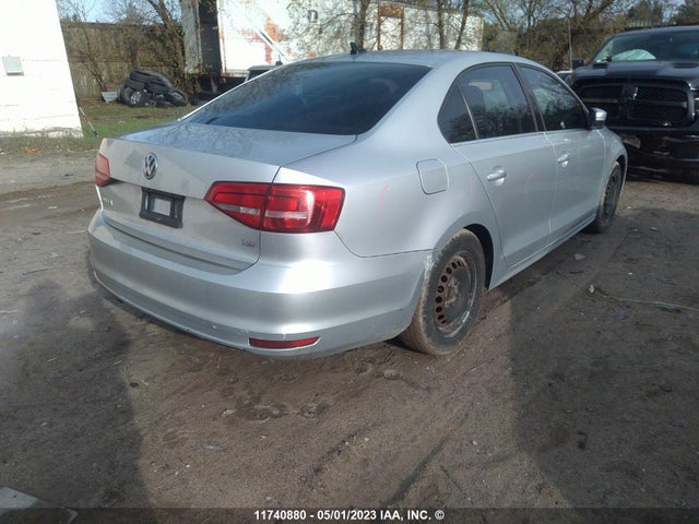 3VWD07AJ2FM318478 Volkswagen JETTA SE