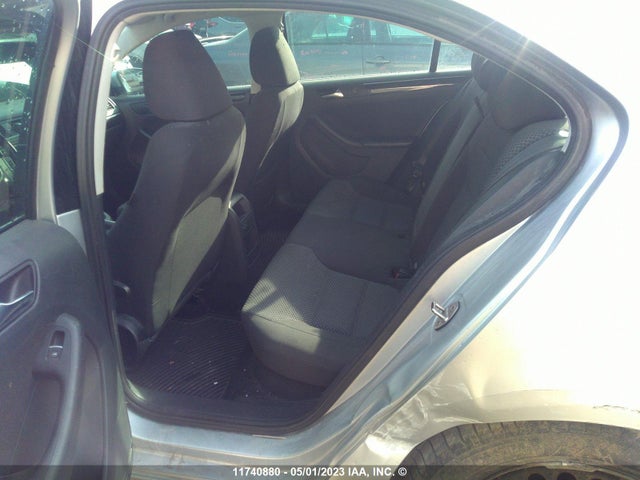 3VWD07AJ2FM318478 Volkswagen JETTA SE