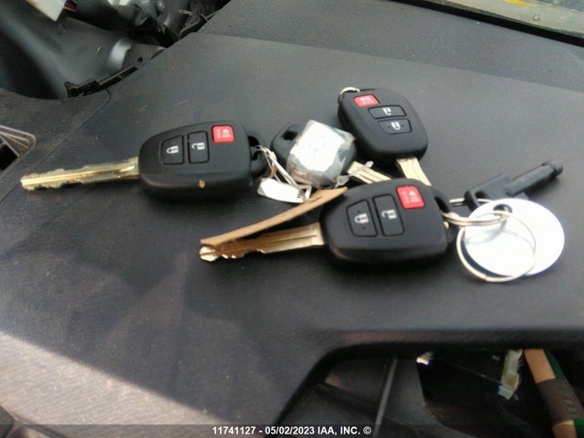 Toyota PRIUS C 2016 JTDKDTB33G1138724 Image 3