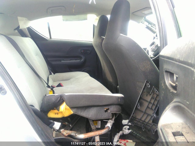 Toyota PRIUS C 2016 JTDKDTB33G1138724 Image 9