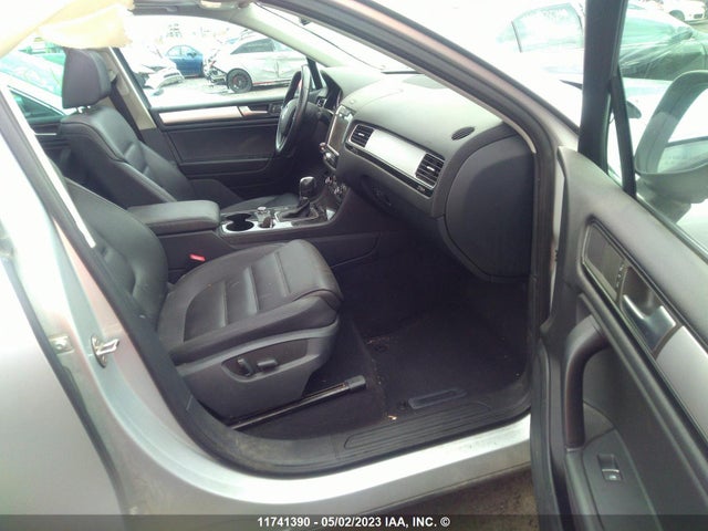 WVGDF9BP9ED006356 Volkswagen TOUAREG V6