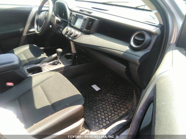 Toyota RAV4 LE 2018 2T3BFREV3JW830629 Image 6