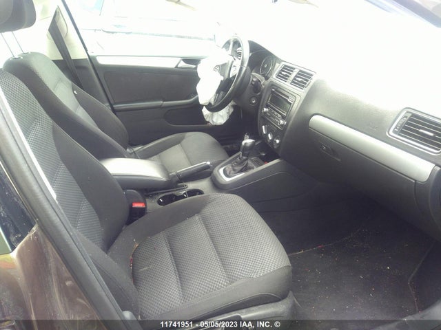 3VWD07AJ7EM409017 Volkswagen JETTA