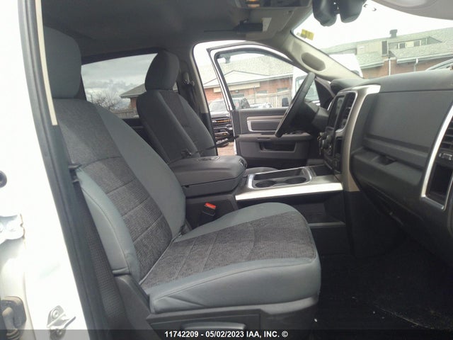 1C6RR7LM7JS231575 RAM 1500 Slt