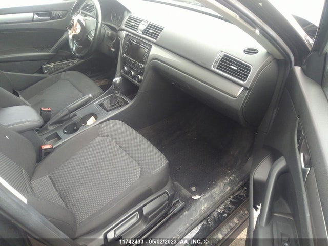 1VWAS7A31FC080994 Volkswagen PASSAT S