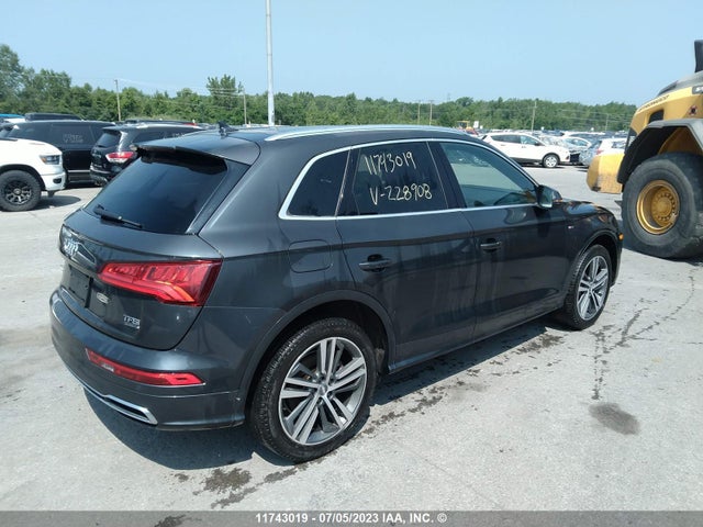 WA1FNAFY8J2228908 Audi Q5 Technik S-line
