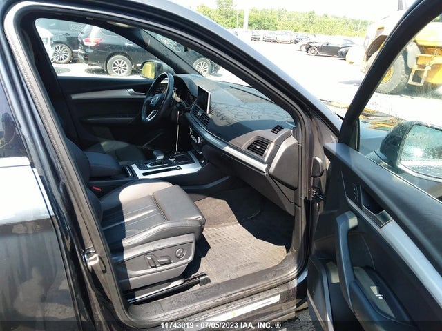 WA1FNAFY8J2228908 Audi Q5 Technik S-line