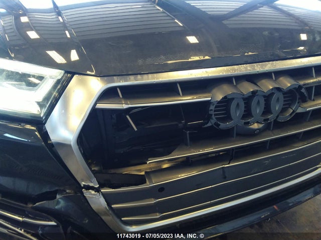 WA1FNAFY8J2228908 Audi Q5 Technik S-line