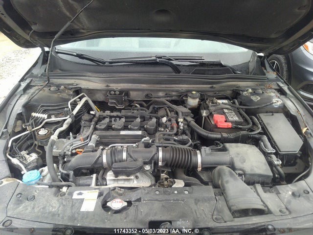 Auction sale of the 2018 Honda Accord Sedan Touring, vin: 1HGCV1F9XJA802109, lot number: 11743352