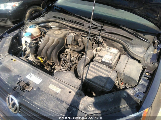 3VW2K7AJ4EM412572 Volkswagen JETTA