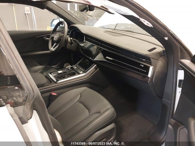 WA1DVBF16ND006393 Audi Q8 Progressiv