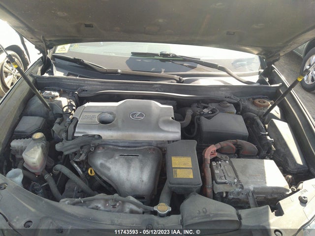 JTHBW1GGXE2043724 Lexus ES 300H