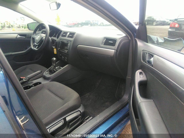 3VW1K7AJ7FM209964 Volkswagen JETTA S