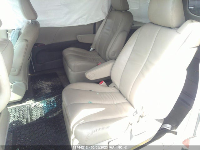 Toyota SIENNA XLE 2014 5TDYK3DC2ES484177 Image 6