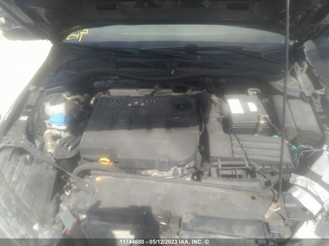 3VWLA7AJ0FM204777 Volkswagen Jetta Sedan Highline