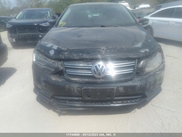 3VWLA7AJ0FM204777 Volkswagen Jetta Sedan Highline