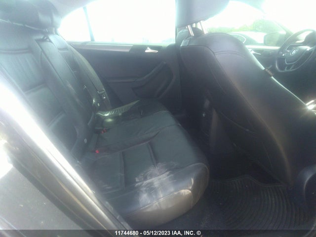 3VWLA7AJ0FM204777 Volkswagen Jetta Sedan Highline