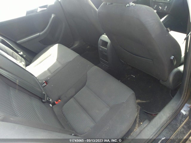 3VWDK7AJ3EM401149 Volkswagen JETTA SE