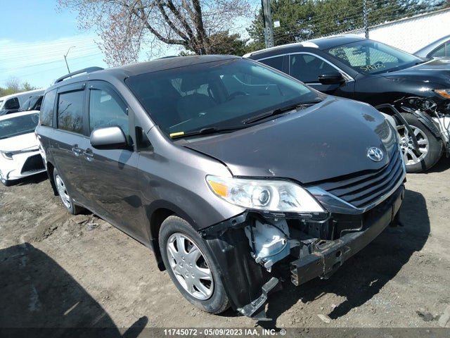 Toyota SIENNA LE 2016 5TDKK3DC7GS724137 Image 1