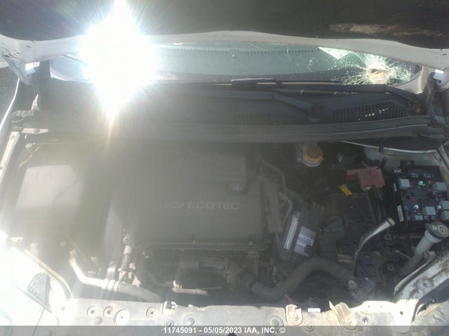 Chevrolet SONIC LT 2015 1G1JC6SH6F4182119 Image 10