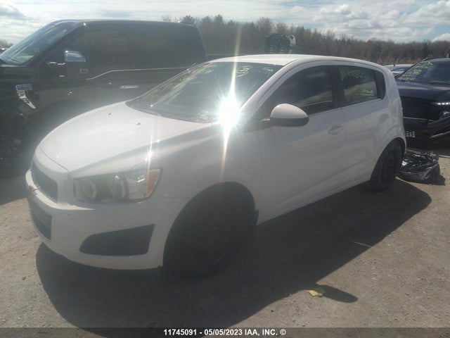 Chevrolet SONIC LT 2015 1G1JC6SH6F4182119 Image 2