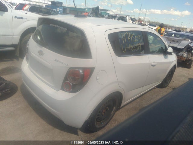 Chevrolet SONIC LT 2015 1G1JC6SH6F4182119 Image 4