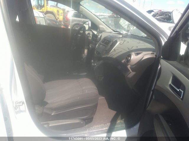Chevrolet SONIC LT 2015 1G1JC6SH6F4182119 Image 5