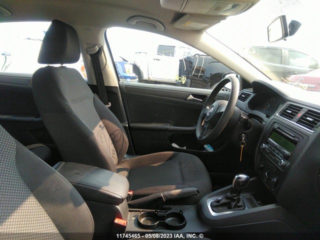 3VW2K7AJ8EM360315 Volkswagen JETTA S