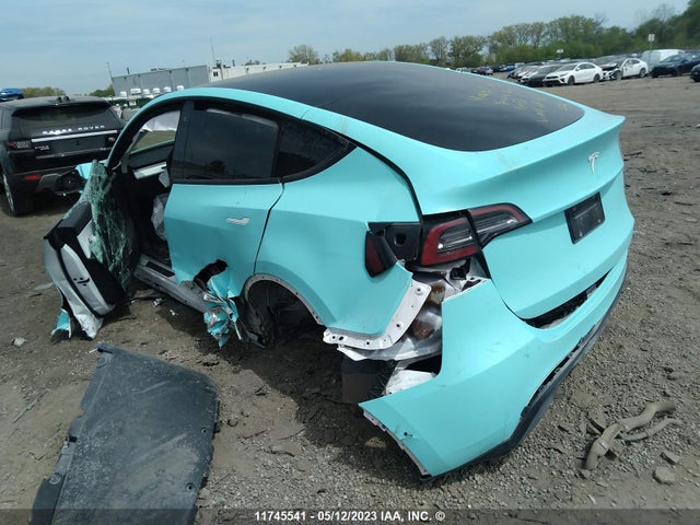 Tesla Model Y Long Range 2022 7SAYGDEE7NF417668 Image 4