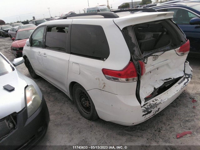 11745633 :رقم المزاد ، 5TDKK3DC5DS294572 vin ، 2013 Toyota Sienna Le مزاد بيع