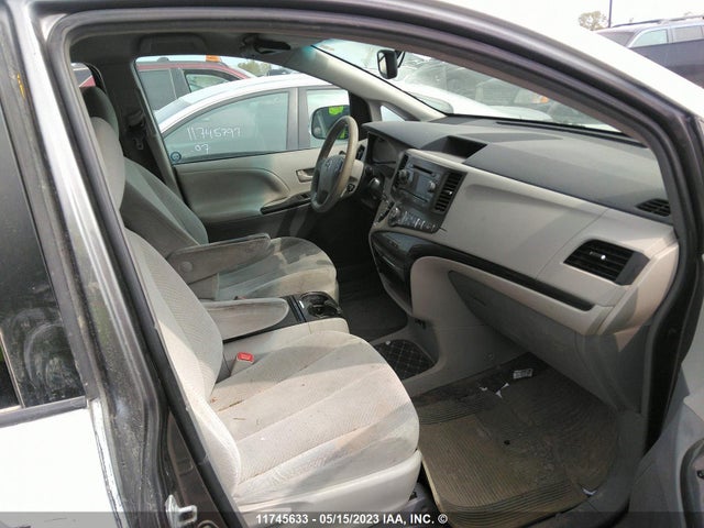 11745633 :رقم المزاد ، 5TDKK3DC5DS294572 vin ، 2013 Toyota Sienna Le مزاد بيع