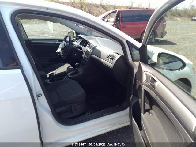 3VW217AU8FM026574 Volkswagen GOLF