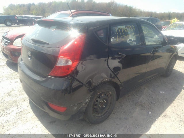 11746757 :رقم المزاد ، KMHCT5AE7FU230935 vin ، 2015 Hyundai Accent Gs مزاد بيع